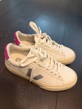 VEJA  - White Leather Sneakers with Pink Heel Accent